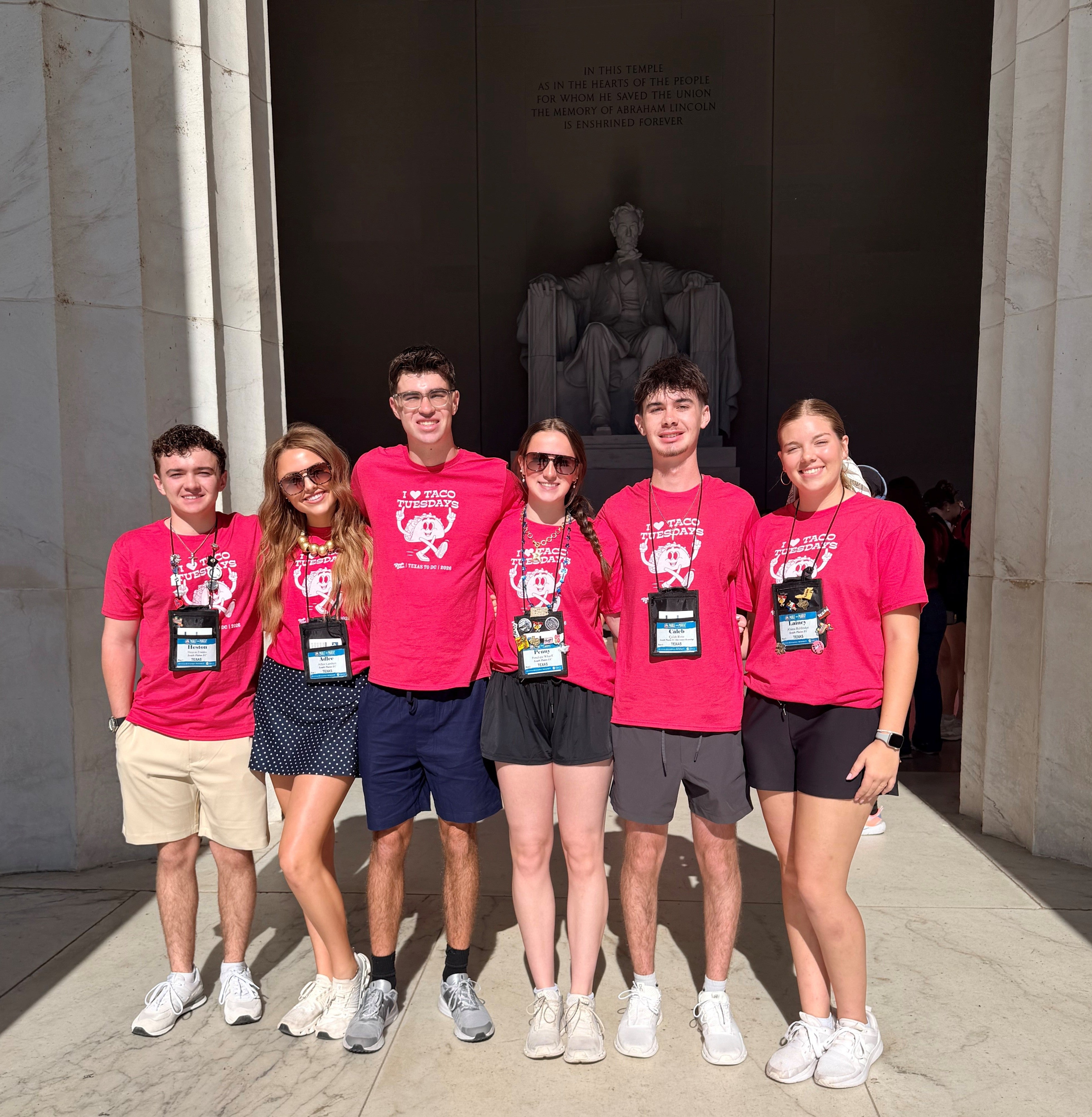 Students at Lincoln Memorial